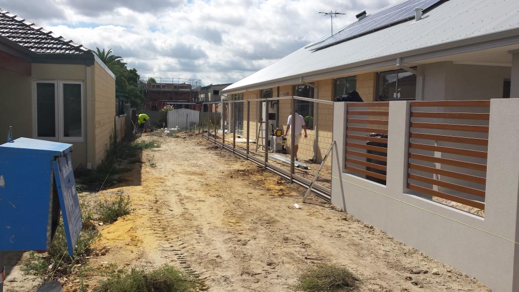 fostersfencing's tweet photo. 24m of riversand #colorbond #fencing with steel plinth #retaining by @fostersfencing with double #gates 4 #security http://t.co/lVKPbvtyZY