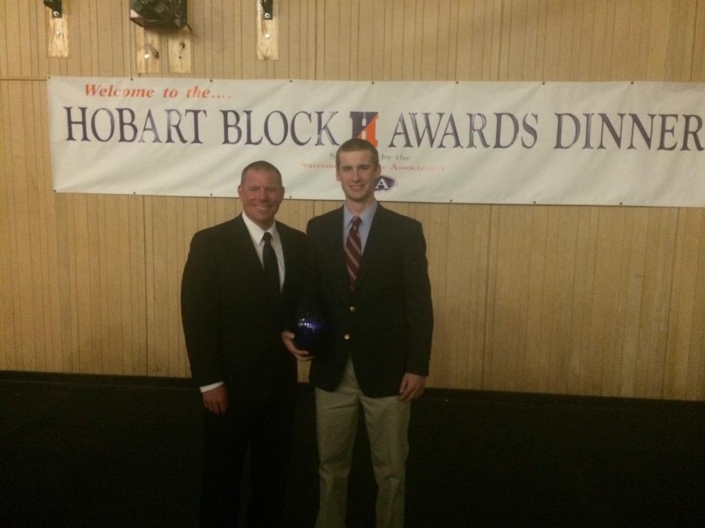 Congratulations to @_RobertMcNamara who was just awarded the Babe Kraus '24 Award as Hobart's Athlete of the Year!