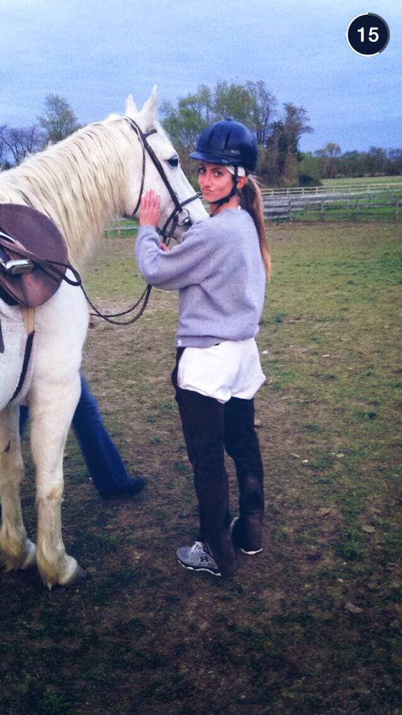 AIlgenfritz7's tweet photo. I rode a pony today #bootylesschaps http://t.co/qk43nEC0i1