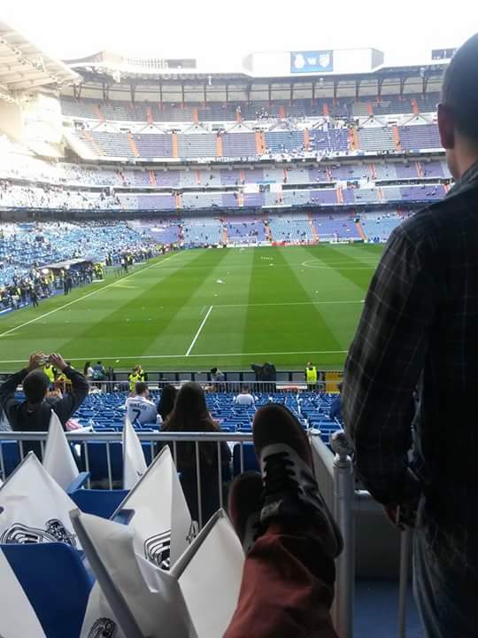 pintamonasfc's tweet photo. El pintamonismo se expande por el mundo, Allianz arena, santiago bernabeu, Nuevo los carmenes http://t.co/XJOt7G0GXc