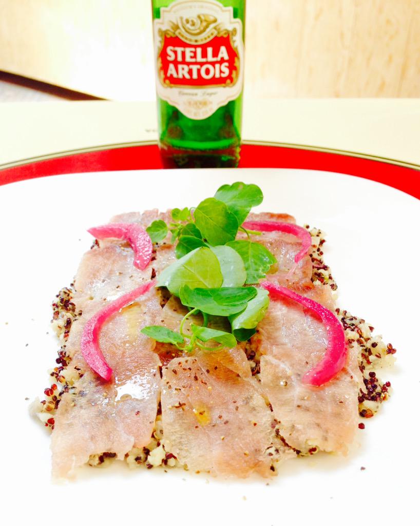 CantinitaPop's tweet photo. #venacomerrico carpaccio de atún y jengibre con quinoa negra y quintonil + una @StellaArtoisMx #keepitpop http://t.co/V9EUiMhIR0