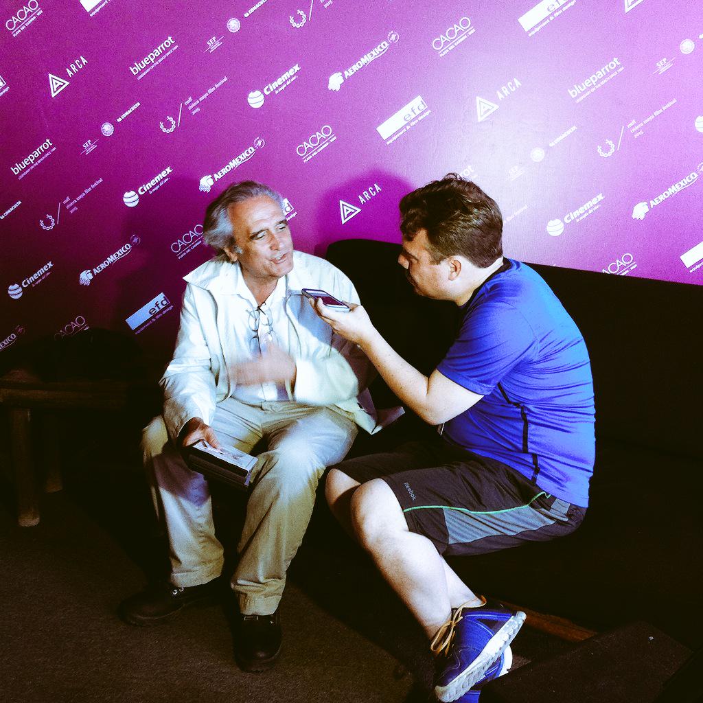 AzanzaMaria's tweet photo. Ayer en #FormacionRMFF universitarios y prensa tuvieron oportunidad de escuchar y acercarse a @joe_dante en #RMFF2015 http://t.co/fB1MI27AtZ