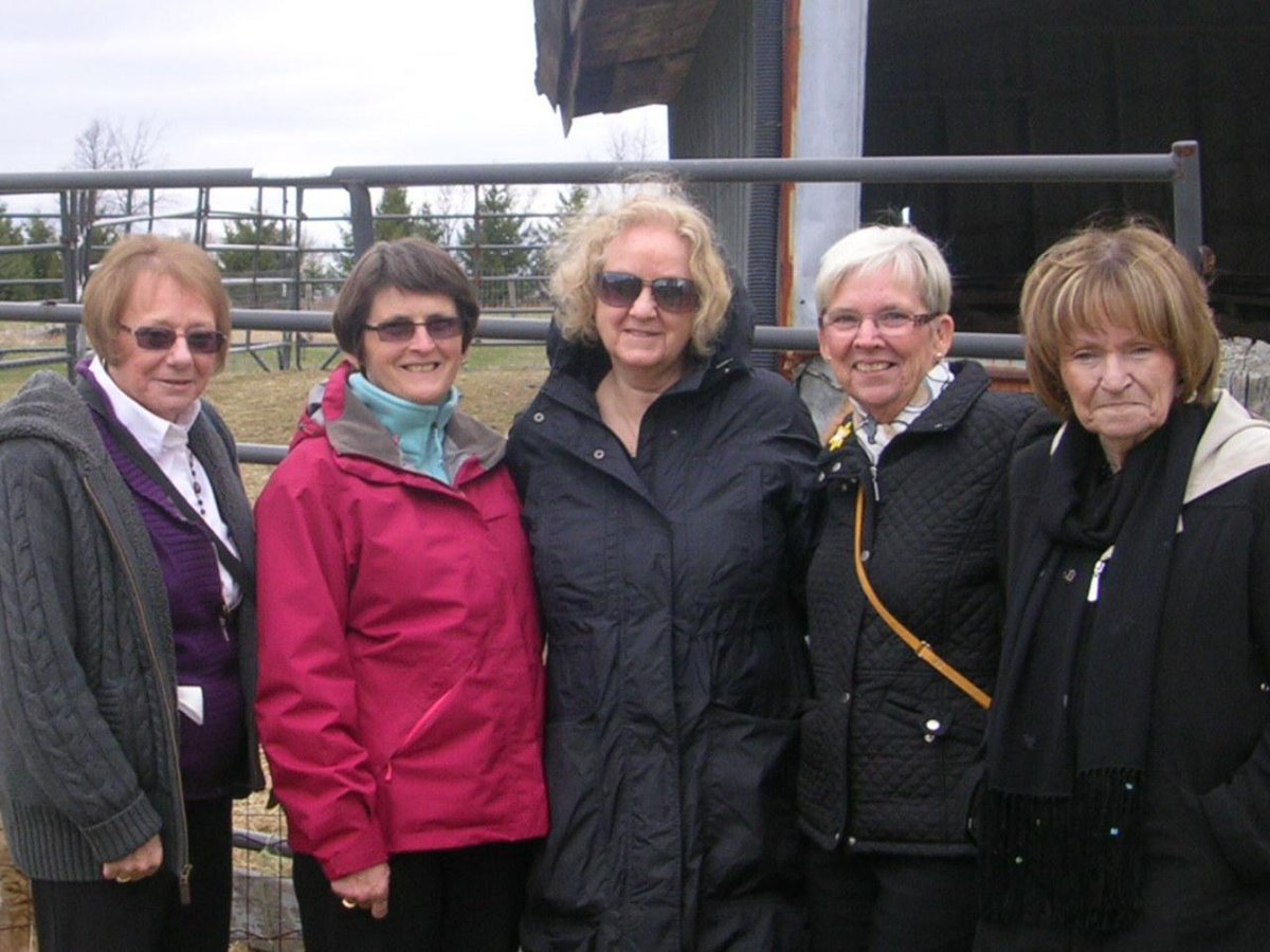 Rockchapalpacas's tweet photo. A great gathering today of high school friends from the 60's. http://t.co/njItHGMGzR