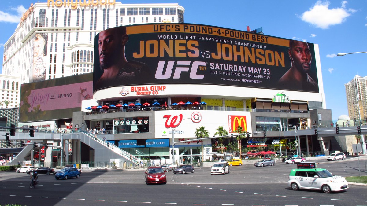 HarmonCorner's tweet photo. Are you ready for @JonnyBones VS. @Anthony_Rumble! Saturday,May 23rd #UFC187 #UFC @HarmonCorner @BrandedCities http://t.co/JTxcYuOuTD
