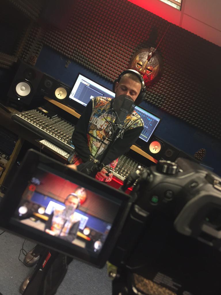 FumezEngineer's tweet image. Shout @Bilzar90 came down today for he's @MCTVUK #TakeMeIn 🔥🔥🔥🔥