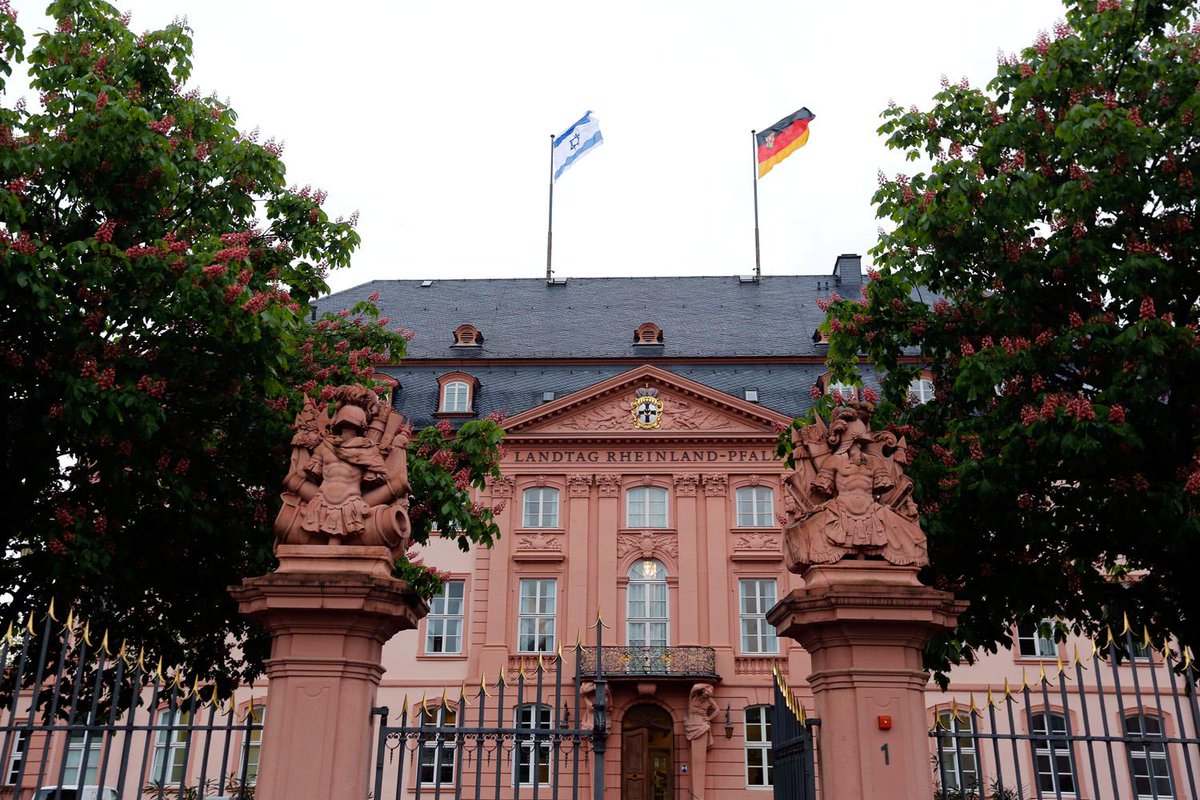 uni_mainz's tweet photo. Eröffng "50 Years of German-Israeli/Israeli-German Diplomatic Relations"https://t.co/Ja4bBFnZba #de50il #de50il_mainz http://t.co/PsyCwvprdP