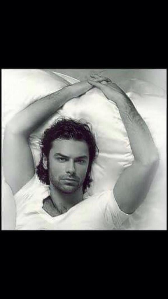 fayloraine's tweet photo. 😍 @AidanTurner http://t.co/3uE9eJW73I