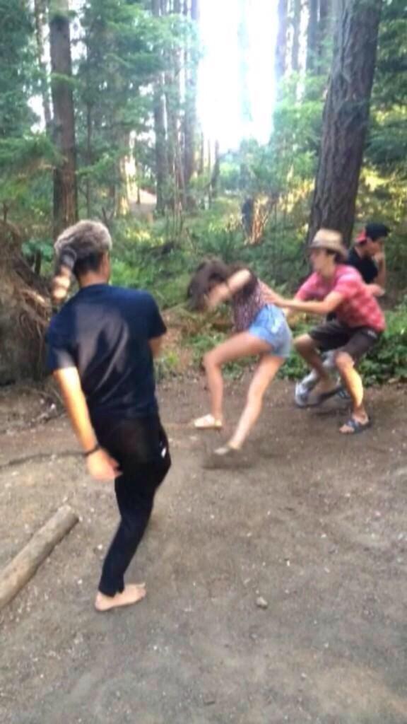 HumorTV__'s tweet photo. when your ex tries to come back in ur life http://t.co/YFhemLZOln