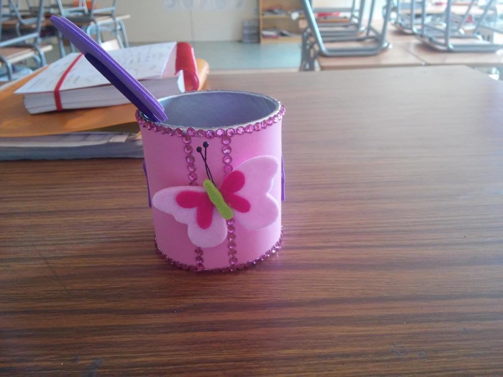AliciaLa35's tweet photo. Enamorada de los regalos que me hacen mis alumnos 😍 http://t.co/CCj5beuk87