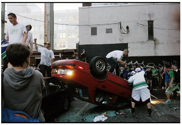 brokeymcpoverty's tweet photo. 17 Reasons White People Riot http://t.co/udJbefNFrd http://t.co/w1nKI8H5xd