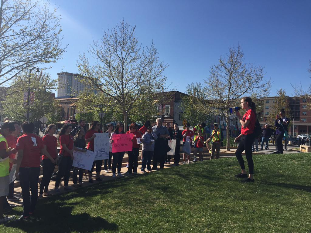 kittykate_12's tweet photo. Come down to the uptown circle to be involved in the Park the PARCC rally!! #testingisnotnormal http://t.co/9EIizMNpWj