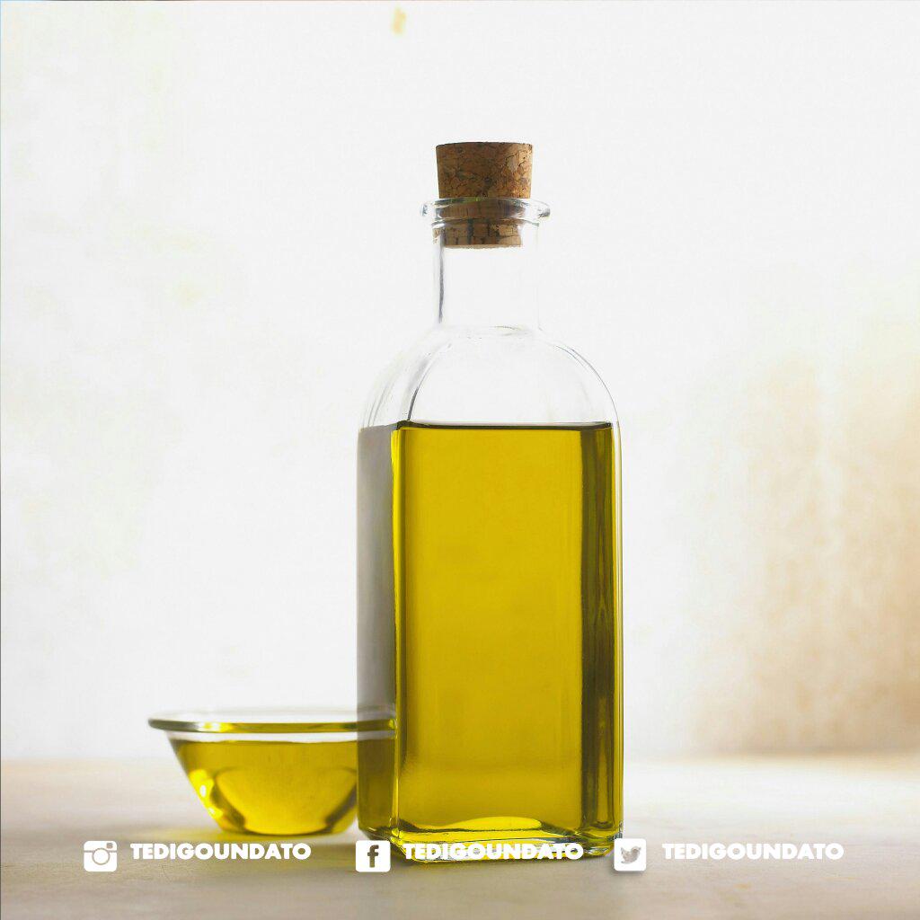 TeDigoUnDato's tweet photo. El aceite de Oliva ayuda a prevenir enfermedades cardiovasculares además mantiene nivelado el colesterol. http://t.co/cz0tnPIdbr