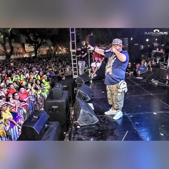 PlatinumBZ_INC's tweet photo. Ñejo encendio las #Justas2015 en la tarima de Gasolina y La Nueva 94 fm. #TB http://t.co/2cRuH3xvo8