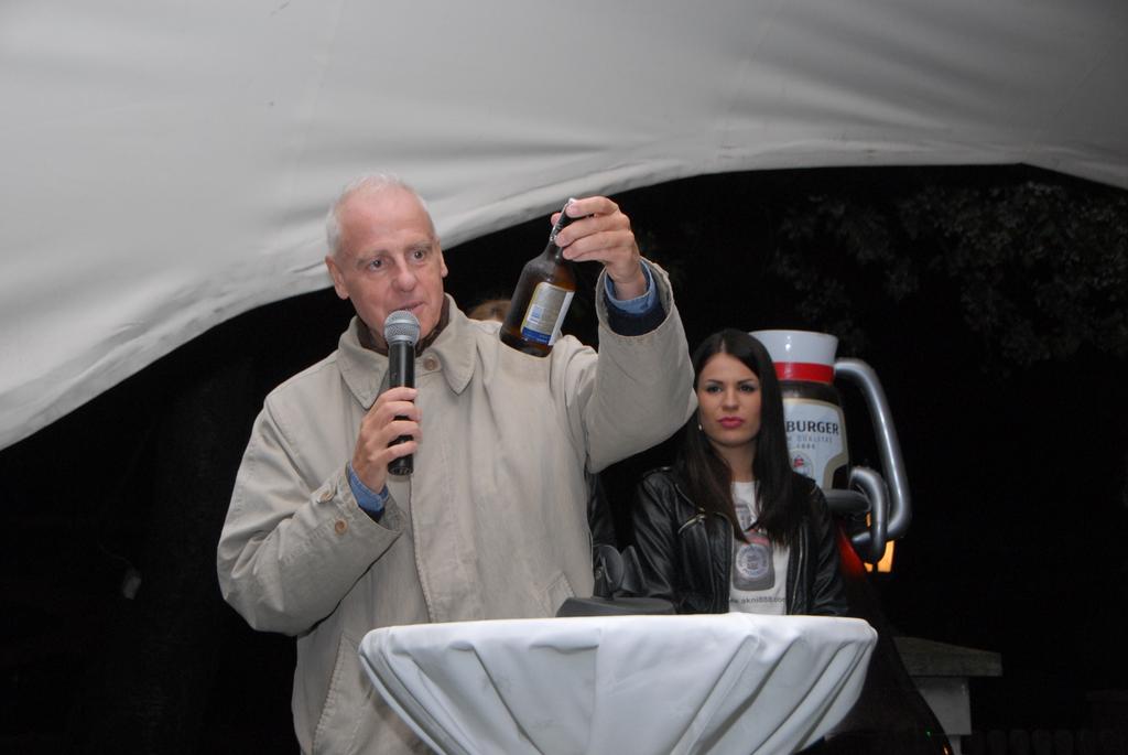 InkicInko's tweet image. Gospodin Wilhelm, sa promocije FLENSA u Beogradu