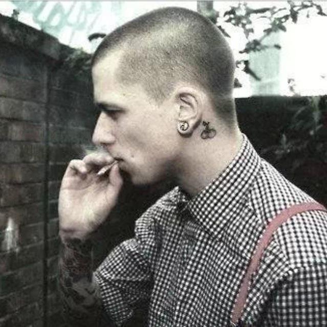 Skinbyrd1969's tweet photo. Skinheads goals! 😍💕 http://t.co/gvBCLzmI8K