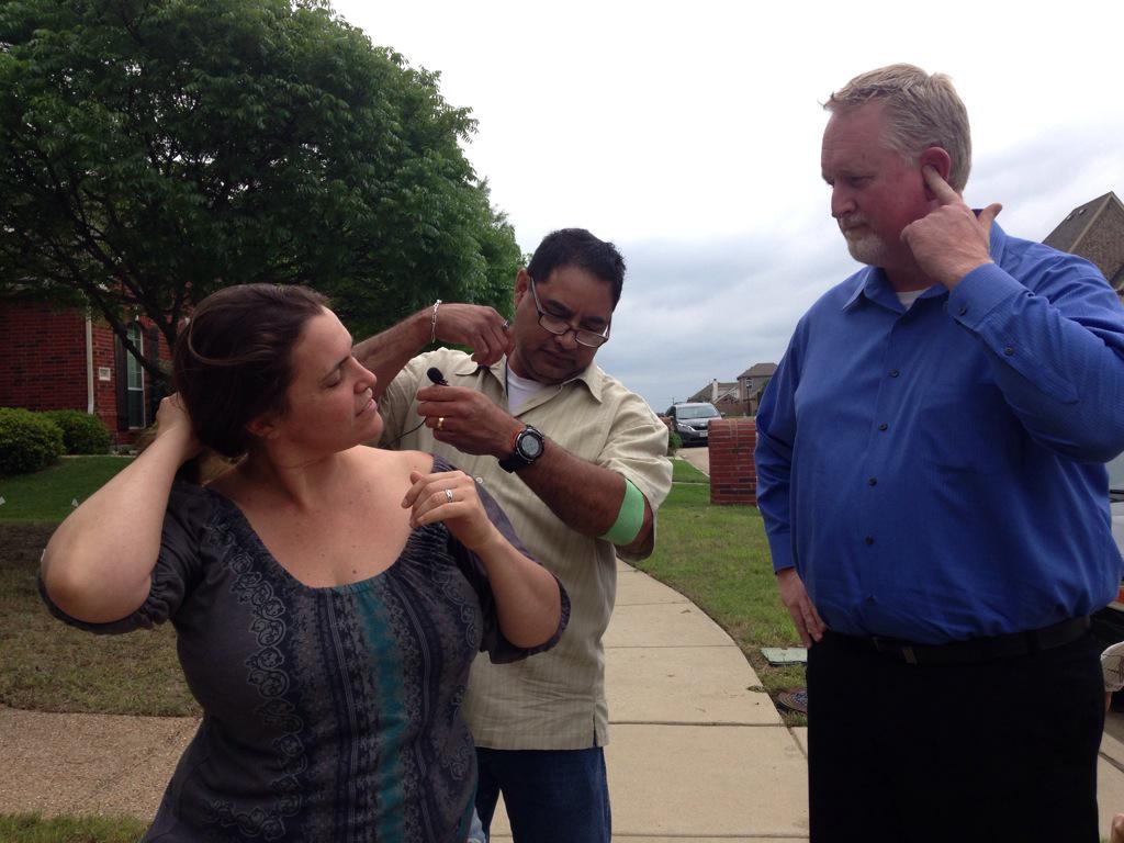 StephanieCBS11's tweet photo. Mic is ready. "Stupid husband mistake" sold wife's precious possession. Did you go to yard sale Saturday?@CBSDFW http://t.co/6tjdz2RkBP