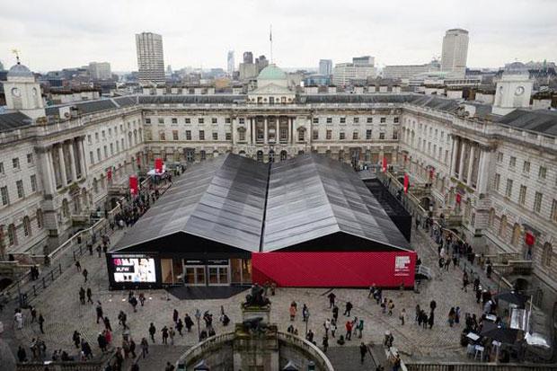 Como que está de moda cambiar sedes. Descubre dónde será London Fashion Week: buff.ly/1Owk1Ke