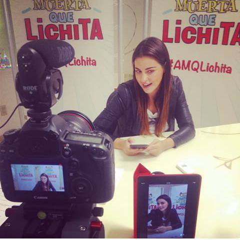 ReiSimonne's tweet photo. Luz
Câmera
Ação http://t.co/tTgSZAAYM2