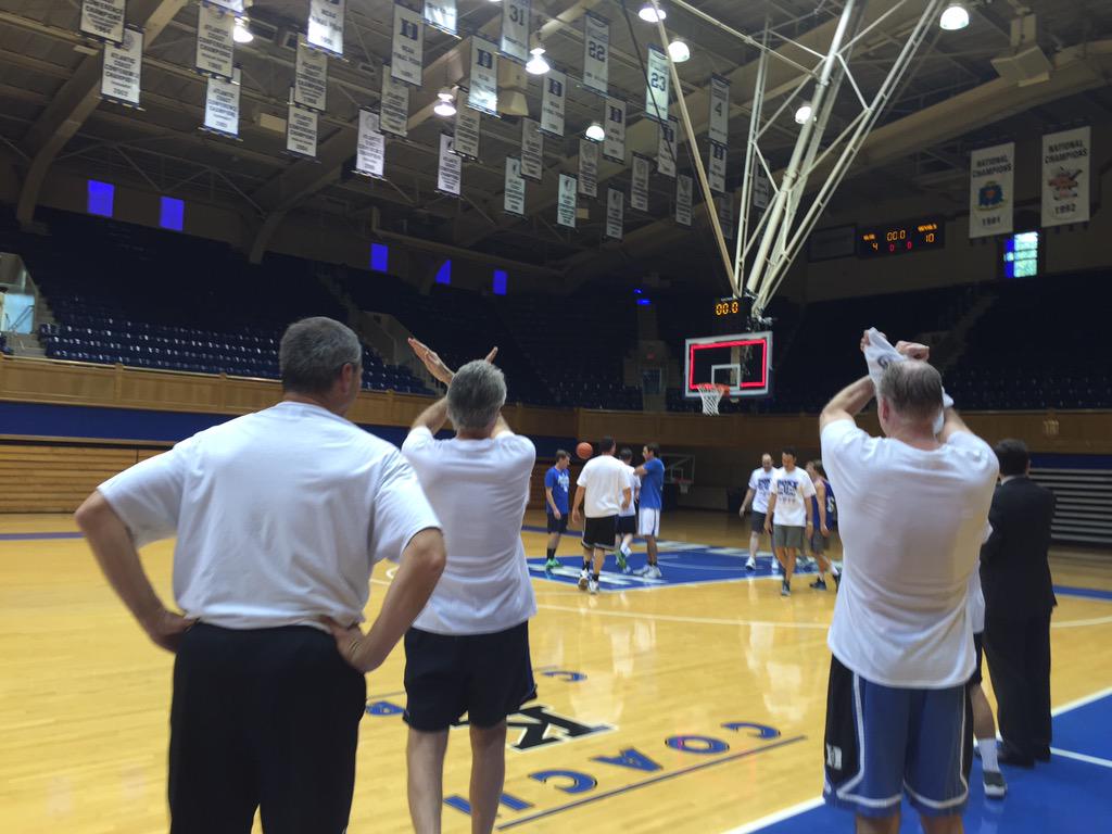 .@BillBoulding and .<a href="/RuskinMorgan/">Ruskin Morgan</a> look for a foul against the student team. Faculty lead Game 2 10-7.