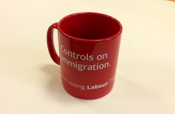 chungodaw's tweet photo. #GE2015 

EBAY      3    LABOUR  MUGS    ALL  CHIPPED            NO BIDS http://t.co/t6YNNmvnxI