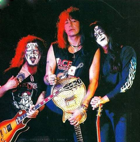 Happy birthday Paul Daniel\"Ace Frehley\"-KISS,Frehley\s Comet,27 April 195,this pic with Dimebag Darrell 