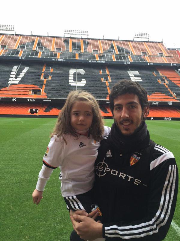 chetaronja's tweet photo. NAYRA HA CONSEGUIDO EL DINERO PARA LA OPERACIÓN!!!!  #LateNayra grandes!!! ENHORABUENA! http://t.co/pI40CUo2C8