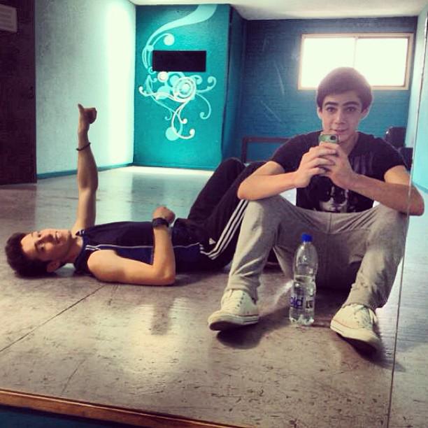 OyeVillalpando's tweet photo. π¬π«π¬ #AlwaysCoders @somosCD9 http://t.co/1yUXzS42Ye