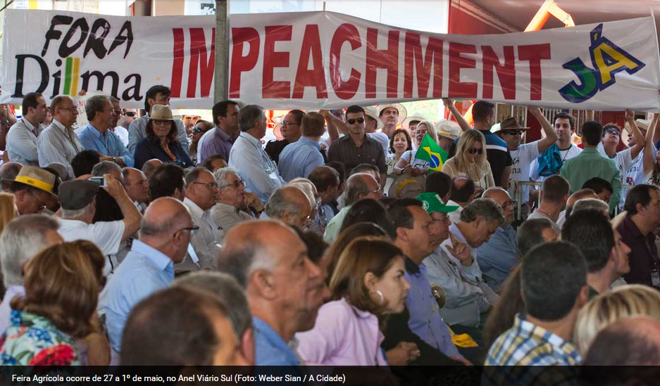 paulosaelias's tweet photo. #VemPraRua17Maio #VemPraRua #ForaPT Protesto na terra de Palocci faz @MichelTemer vice de @dilmabr sair às pressas -- http://t.co/JbEDhtVoya