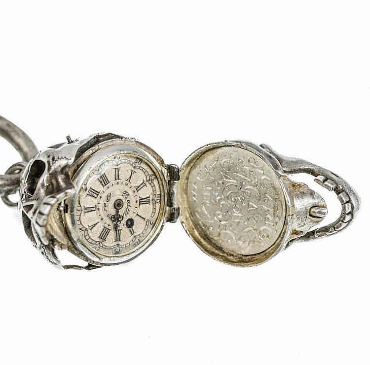 InvaluableLive's tweet image. History, repeating. An #antique quarter repeater available via @AuctionZero: ow.ly/MbVTU #pocketwatch