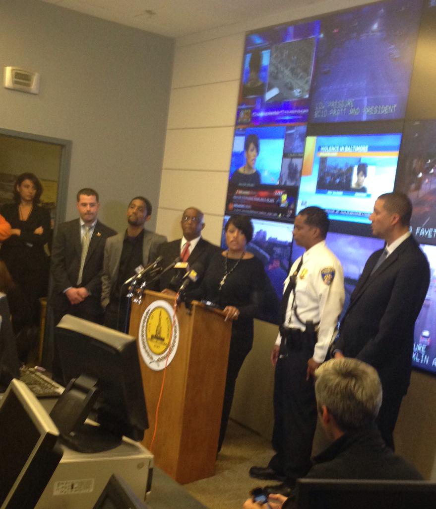 MayorSRB's tweet image. Too many people have invested in building up this city to allow thugs to tear it down.