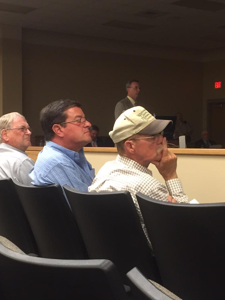 Jessicab0929's tweet photo. Mayor Dan Eldridge discusses local revenue, debt and economic indicators for Washington County. #RPAETSU http://t.co/hf36Oy93fS