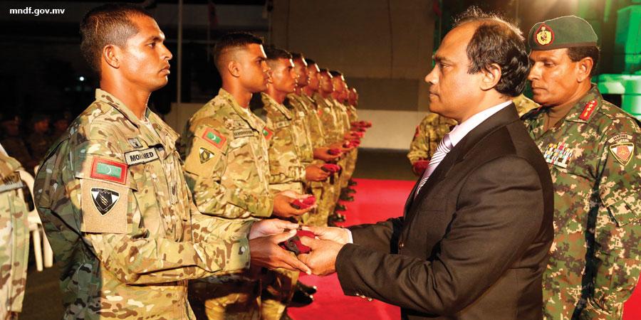 MNDF_POLICE's tweet image. Dhivehinge haggugai, gurubaan vedhaanamey, mee dhirey gadha azumekey.