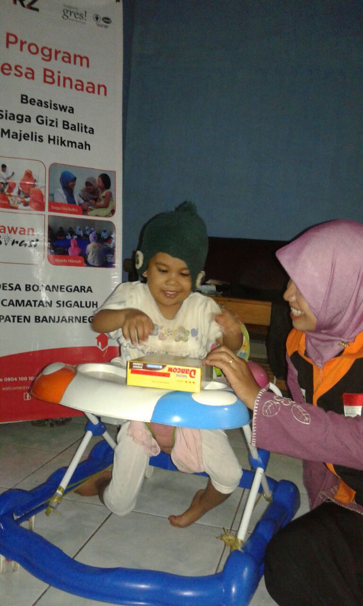 shoff_Jadid's tweet photo. Ana Yustianingsih pm Siaga Gizi @rumahzakat umr 4th blm bisa bejalan ICDBojanegara,Banjarnegara @Rel_Inspirasi http://t.co/fjFM6CG3iM