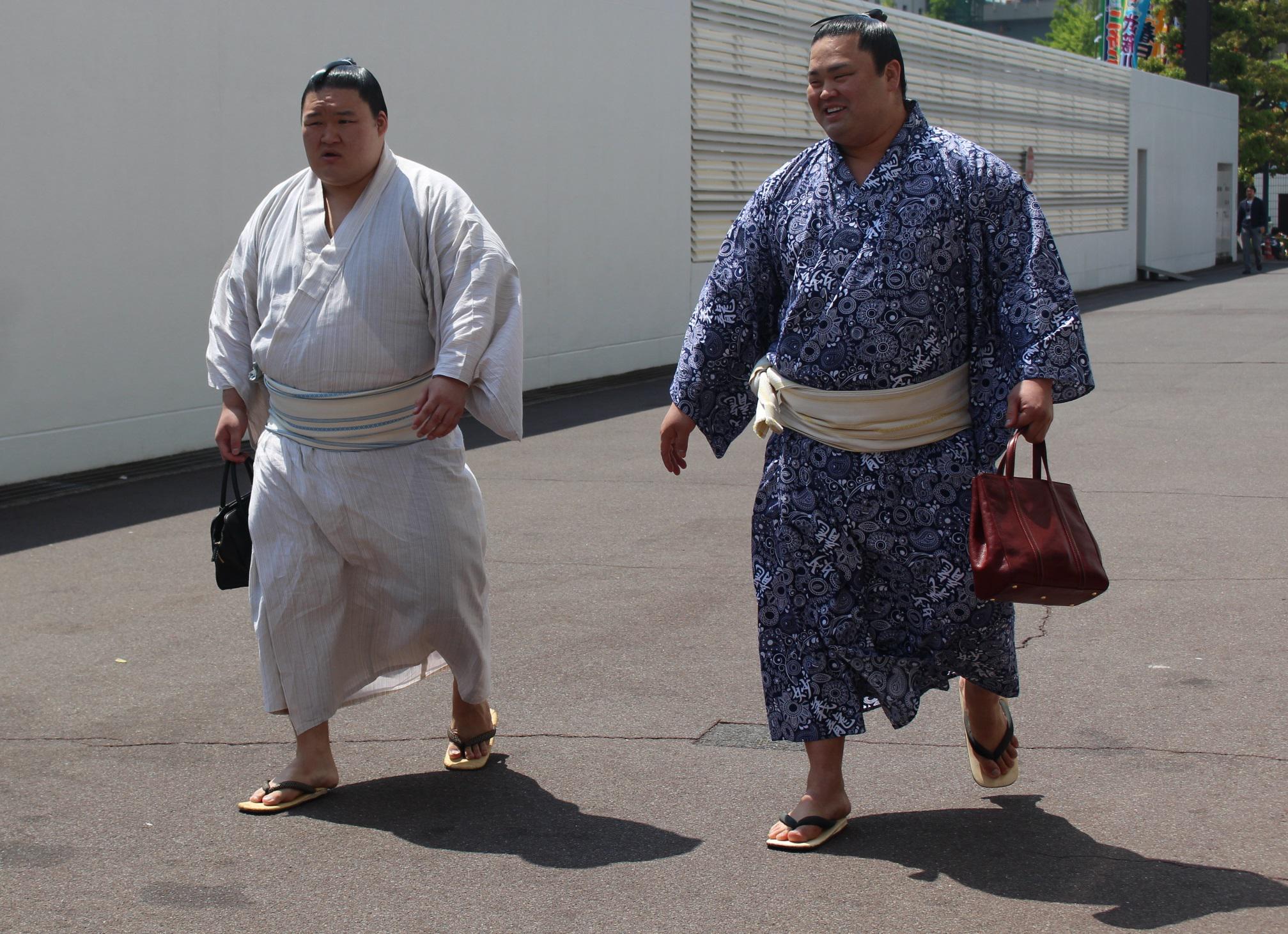 大相撲 境川部屋 妙義龍関 反物 麻の葉 紺 新品未使用 三越 大相撲 境川部屋 妙義龍関 反物 麻の葉 紺 新品未使用 三越