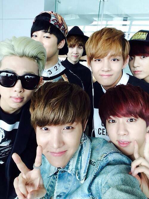 LIPSTICK9's tweet photo. 明日BTSカムバやん！！！😍💕
やばぁーーーい！💕
待ちきれへん！！！
何か皆髪の毛染めてもっとかっこ良くなってるし♥︎♥︎♥︎
早く明日になってーー♥︎ http://t.co/V0T7tHnKGm