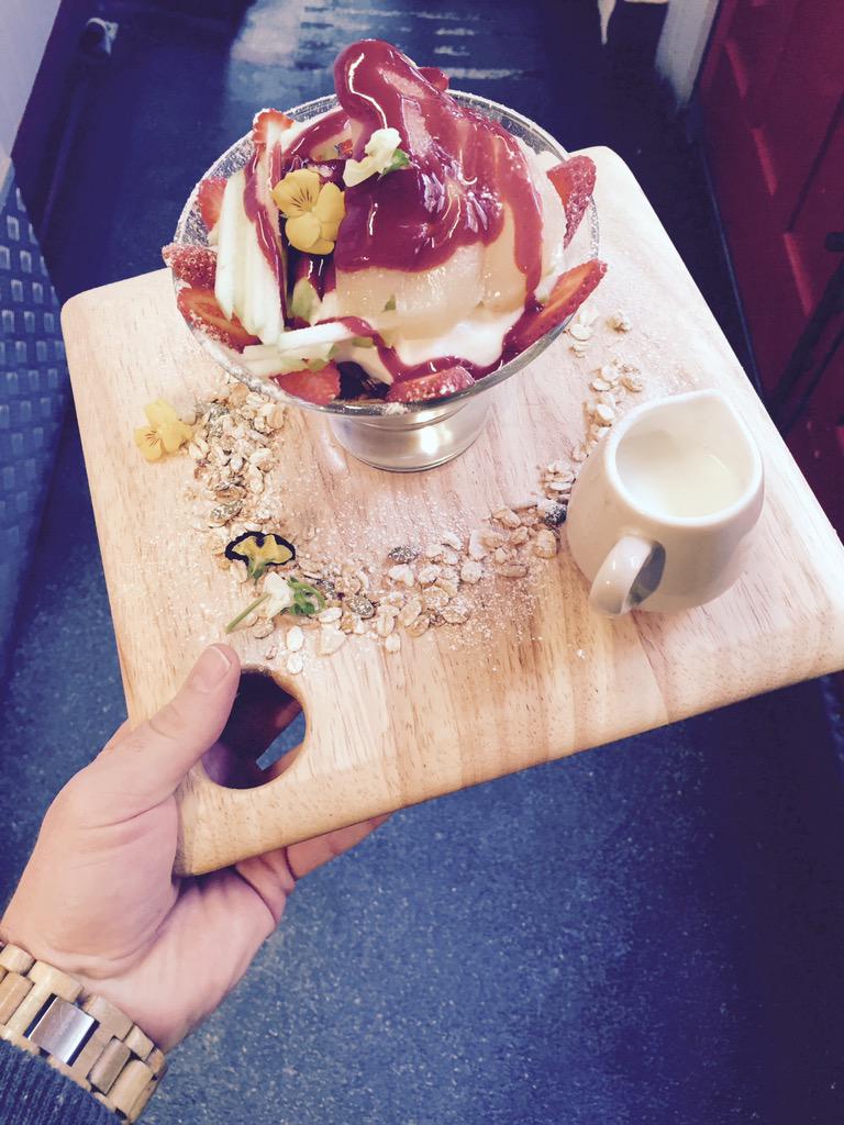 cortillebendigo's tweet photo. Homemade granola muesli w/ poached pear &amp; strawberry compote looking very sexy at #cortillecafebendigo today @3BOFM http://t.co/d4VgVX3C4n