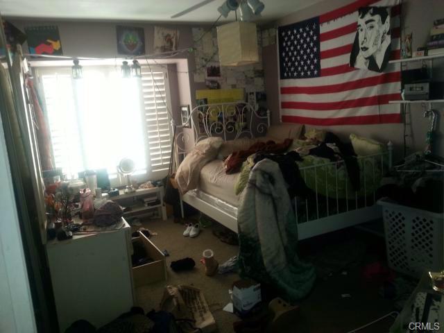 BadListingPhoto's tweet photo. Positives? Lots of space in this room. #badlistingphotos #realestate #photo #fail http://t.co/y3a7uj6exy