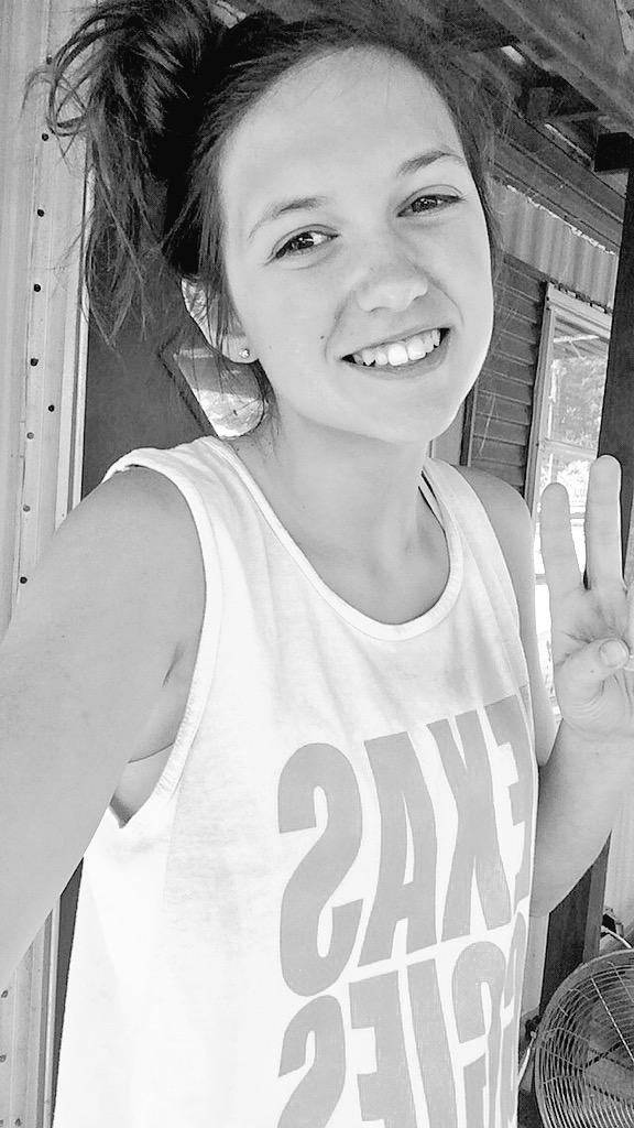 _aubreyh's tweet image. life's better at the lake😇💘