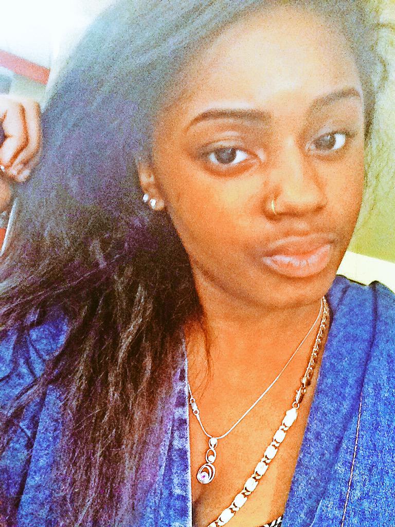 XxModel_TypexX's tweet photo. - A Lil Mean Mugg 🎀- #QuoteWithASelfieWithYourEyeBrowsOnFleek http://t.co/6f6Z4TaCHK
