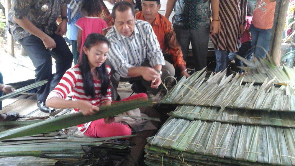 upilcilik's tweet image. Peran Perempuan Desa Penting Maksimalkan Potensi Ekonomi Kreatif brt.st/4AYq ~ @marwan_jafar @pratiwiandi