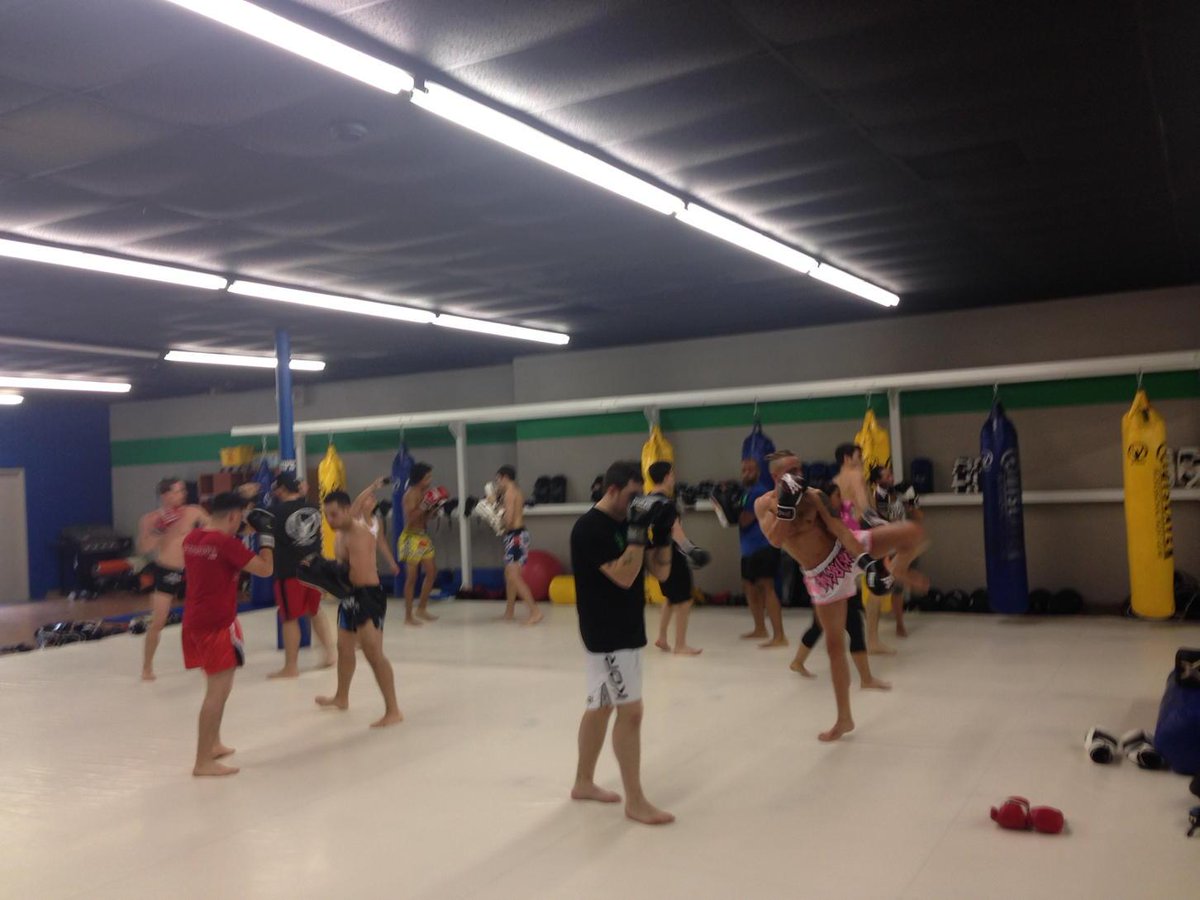 KaleSims's tweet photo. It's easy to coach a great team when it's full of great people!! @BTT_Plano #simsmuaythai #muaythai # family #13 #win http://t.co/LZUljHr2NU