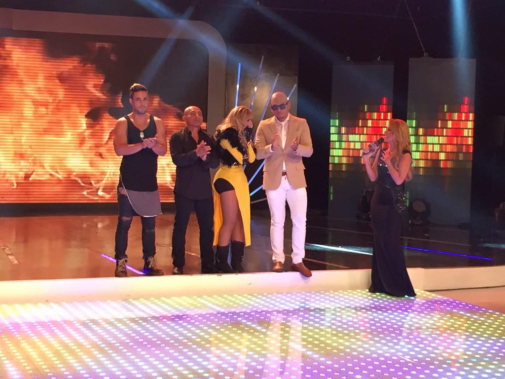tcsoyelmejor's tweet photo. ¡El 'Jurado VIP' comenzó a salvar en #LaGalaVIP! ¿Se salvará tu favorito? Comenta con nuestro HT oficial de la noche. http://t.co/KuD6xURKHr