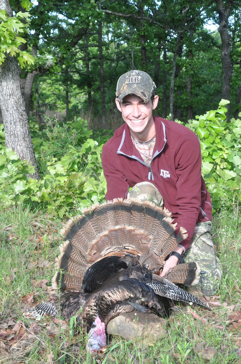 HRRHUNTING's tweet photo. @coley_lee33 took this bird w/ us yesterday. Great rio Coley! http://t.co/VBF6K3NgeI