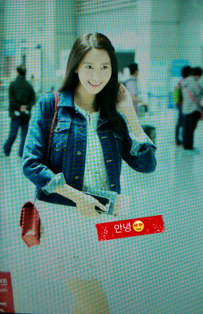 [PIC][28-04-2015]YoonA khởi hành đi Trung Quốc vào trưa nay CDpb1mQWYAE0zpx