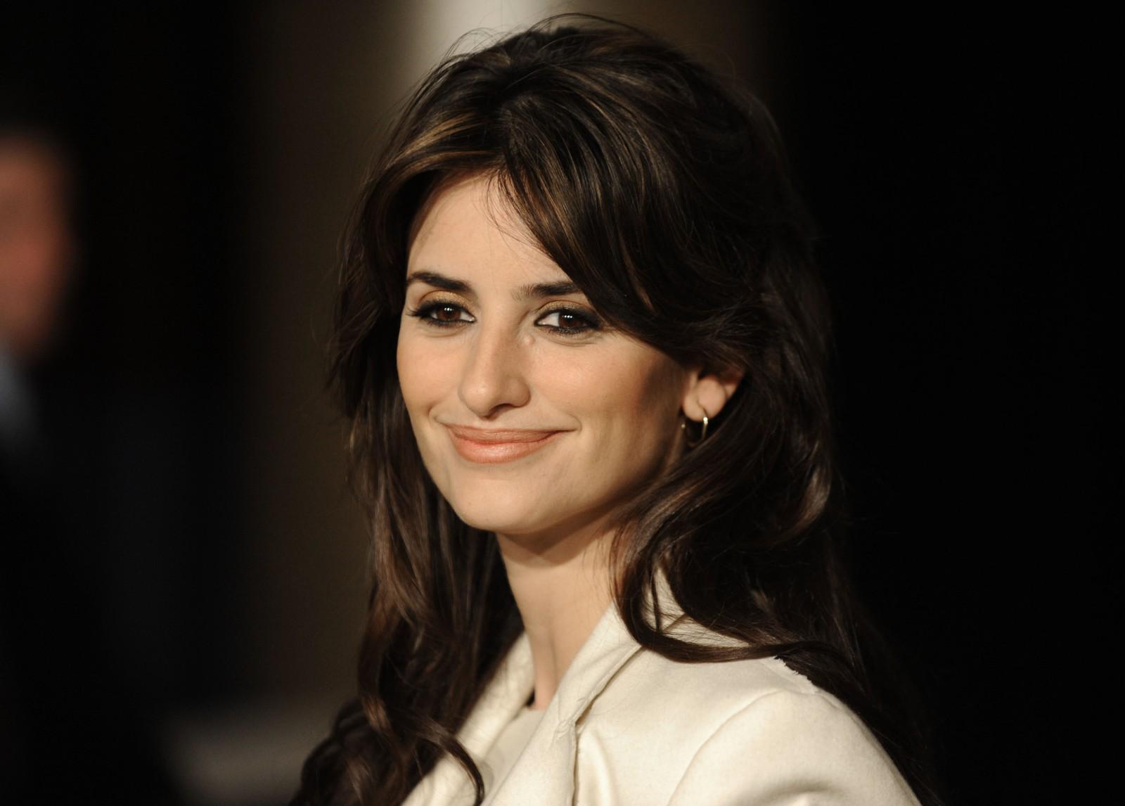 100cities wishes Penélope Cruz Sánchez a very happy birthday 