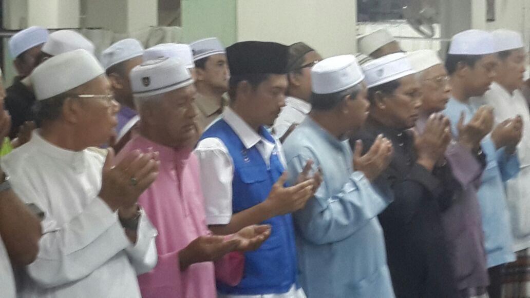 nurkasihperak's tweet photo. #PRK044 anak tempatan jua yang tetap bersama sampailah ke akhir hayat. http://t.co/LS58IrjBn4