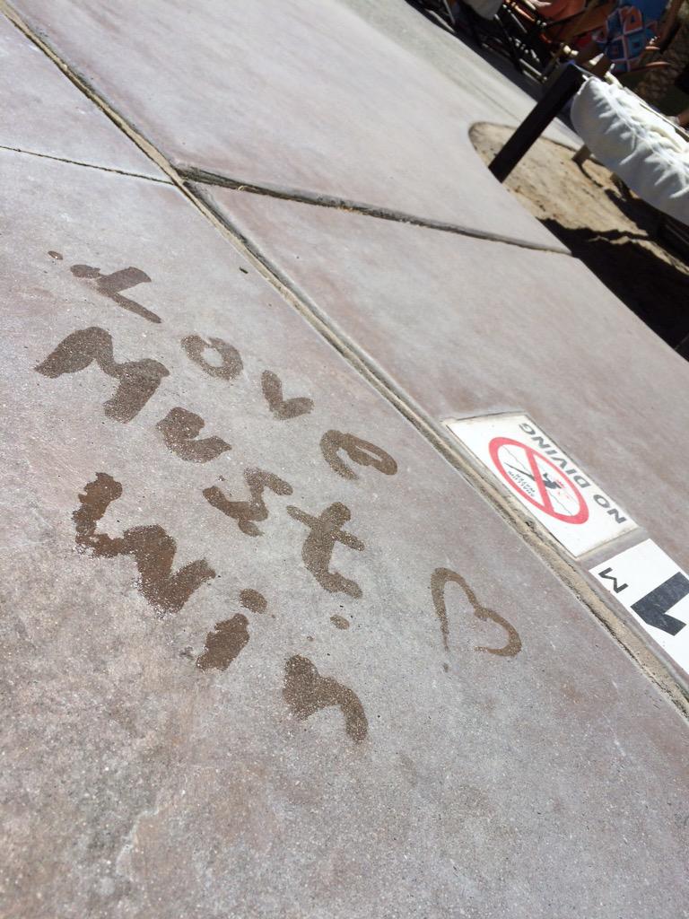 myuncker's tweet photo. #LoveMustWin  #palmsprings http://t.co/Uq91eaukgd