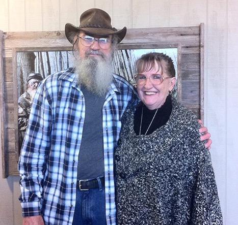 I wanna wish a happy 67th birthday 2 Si Robertson I hope he has fun with his wife & their children 