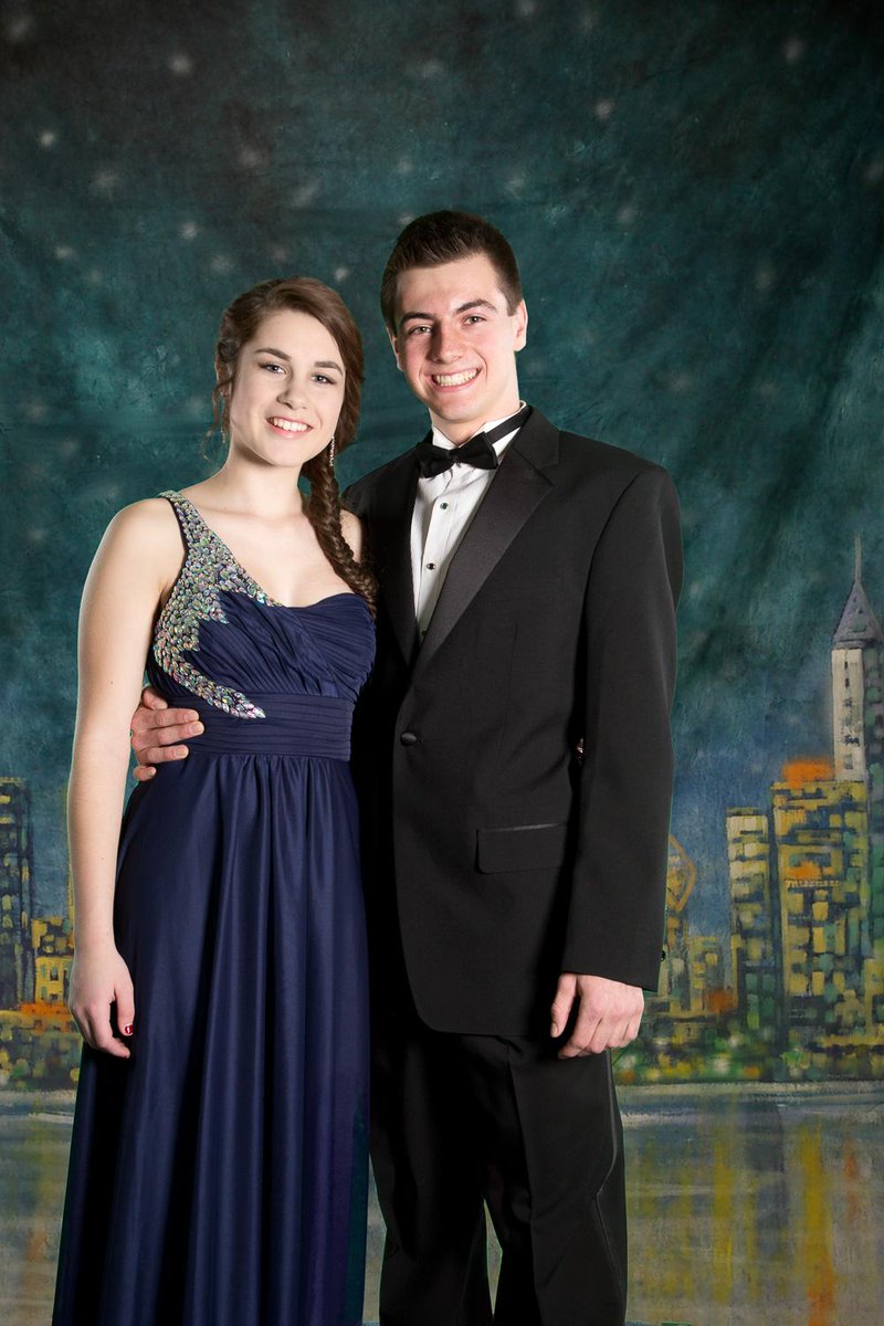 JackYoungPhoto's tweet photo. It's Prom Week!  Here's the 2nd of 4 backdrops that will be available for your pics!  #hhs #HHSProm2015 #promnight http://t.co/fLWxzjqv2B