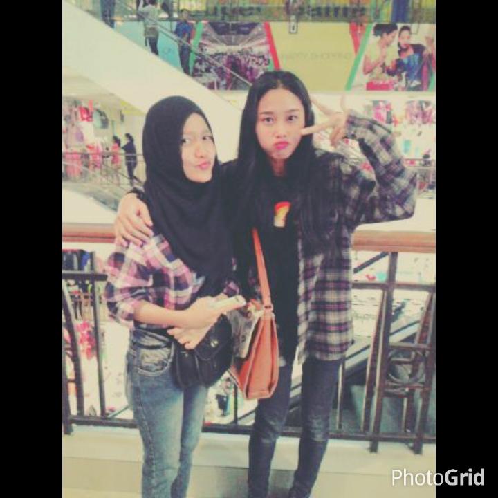 NonovNanab's tweet photo. w/ @silviafma @BendicionCrew #salamberkah http://t.co/5w1iGyNLKa